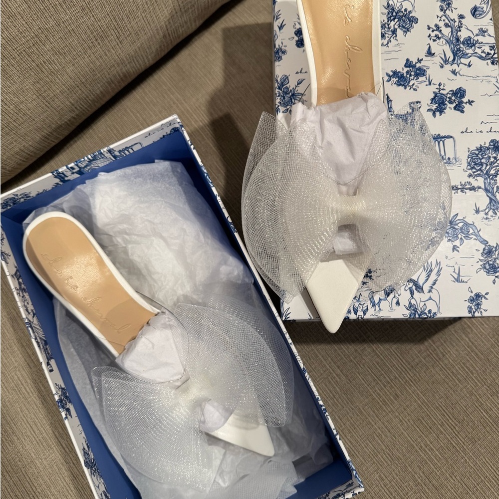 White Heeled Shoes with Mesh Bow